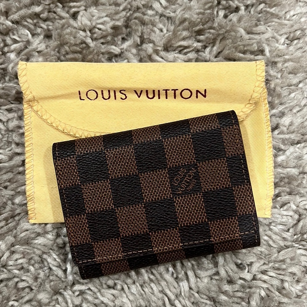 Louis Vuitton snap card holder